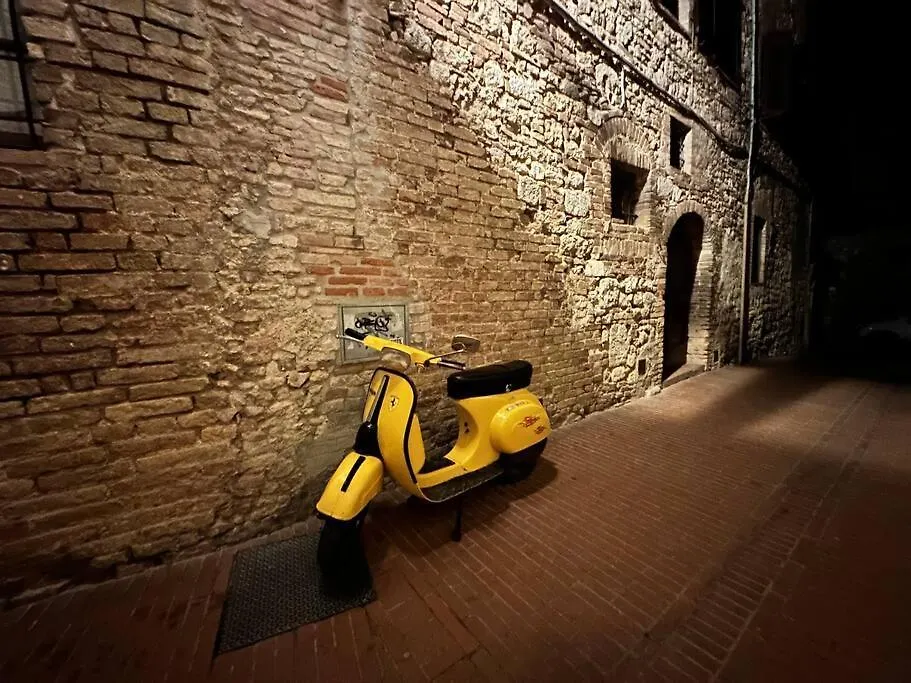 Lovely 2 Bedroom In San Gimignano Historic Center Apartment