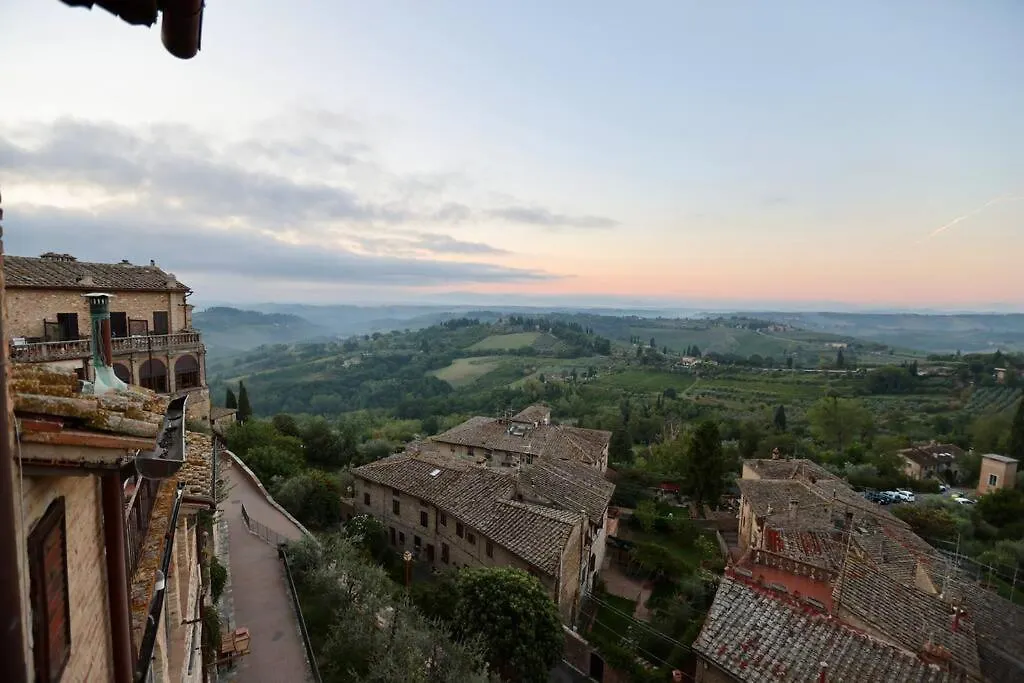 Lovely 2 Bedroom In San Gimignano Historic Center Italy