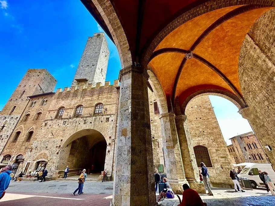 Apartment Lovely 2 Bedroom In San Gimignano Historic Center