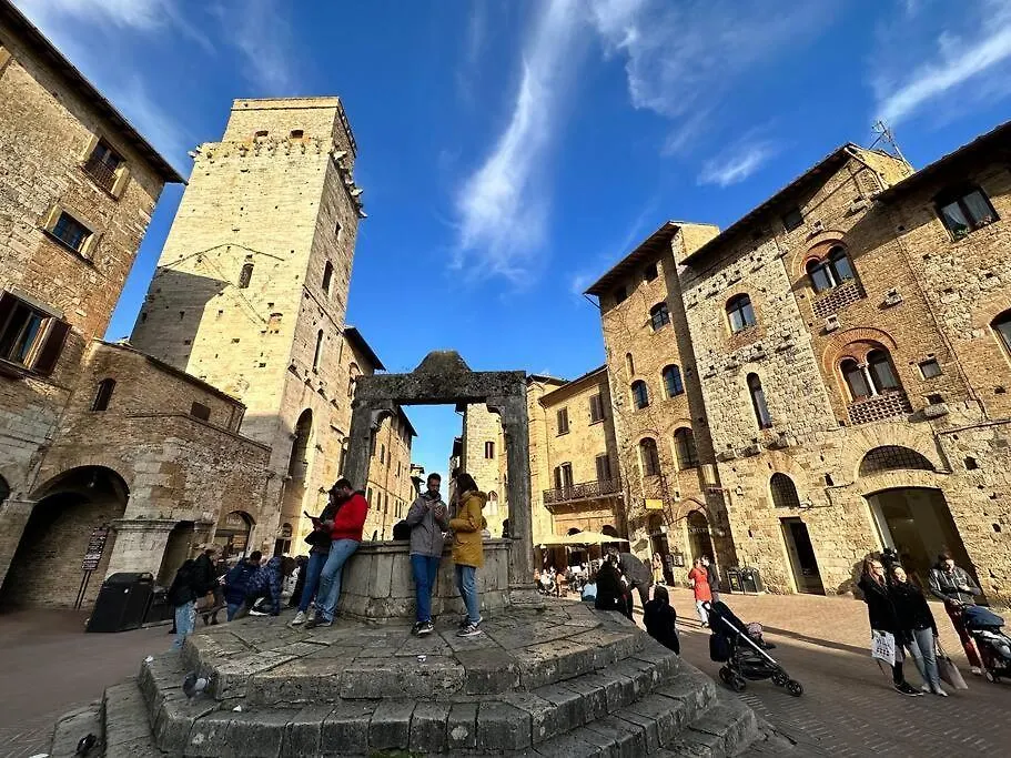 Lovely 2 Bedroom In San Gimignano Historic Center Italy