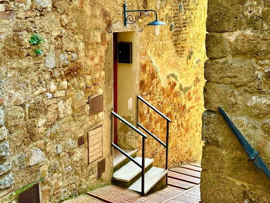 Lovely 2 Bedroom In San Gimignano Historic Center Apartment