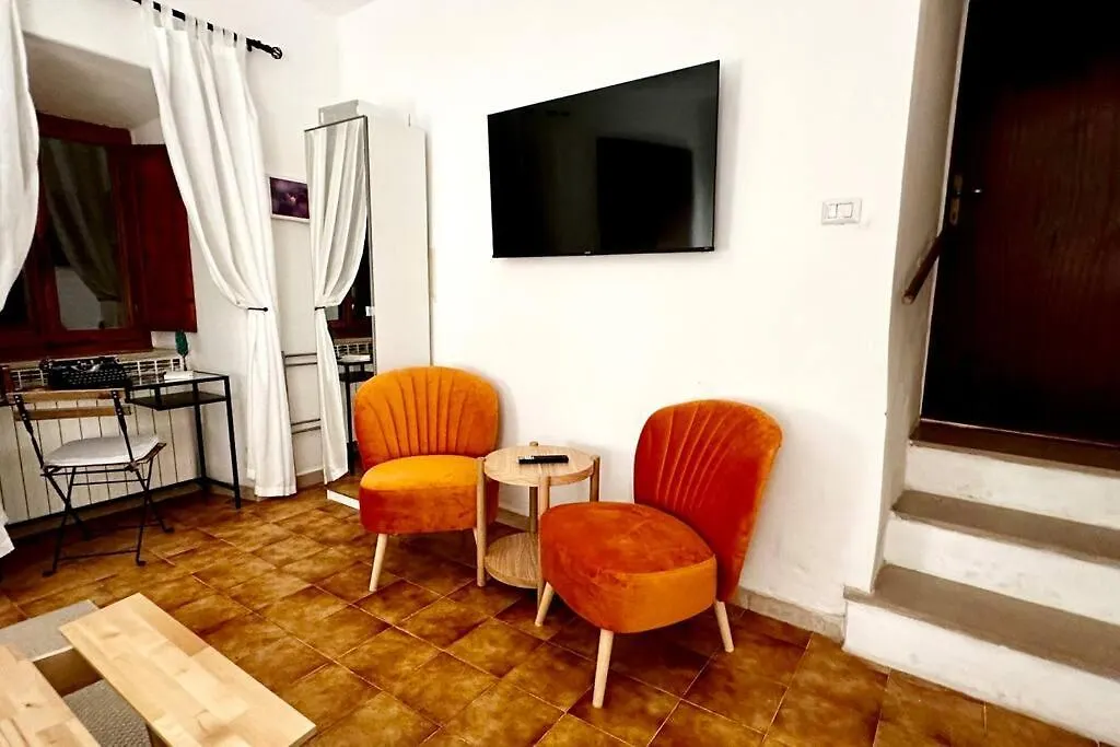 Lovely 2 Bedroom In San Gimignano Historic Center Italy