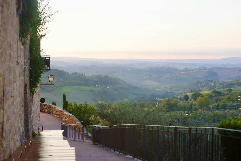Lovely 2 Bedroom In San Gimignano Historic Center