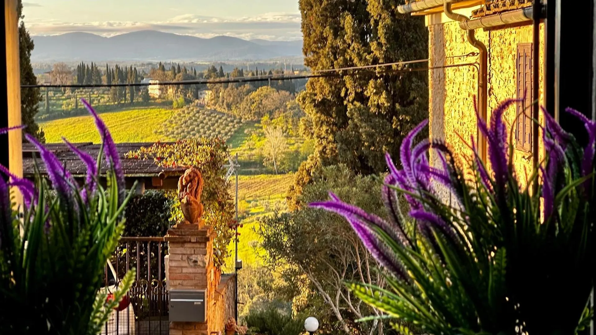 Lovely 2 Bedroom In San Gimignano Historic Center Italy